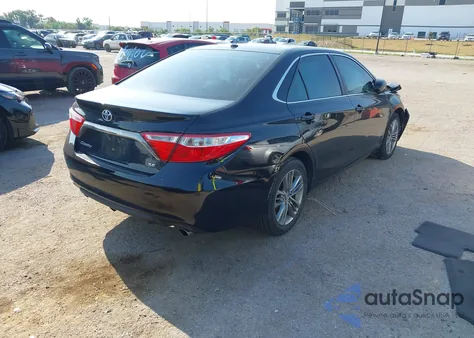2015 Toyota Camry Se z USA, uszkodzony, nr VIN 4T1BF1FK2FU907335